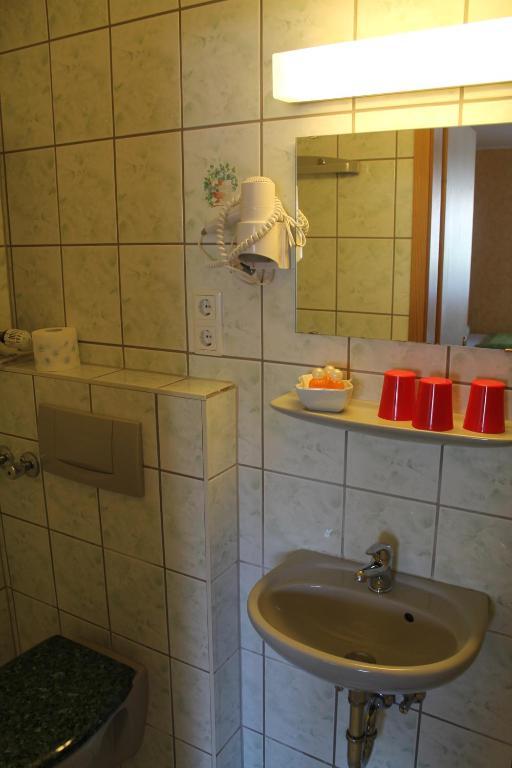 Gasthaus Zur Sonne Freiburg im Breisgau Zimmer foto